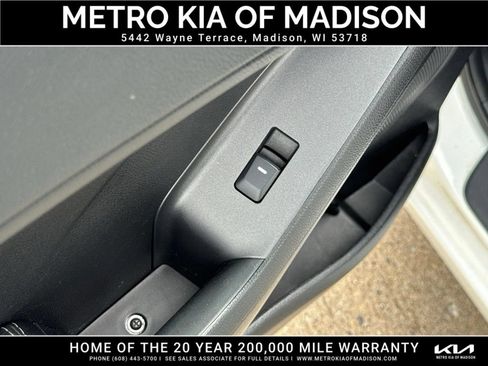 Used 2016 Kia Forte LX FWD image 29