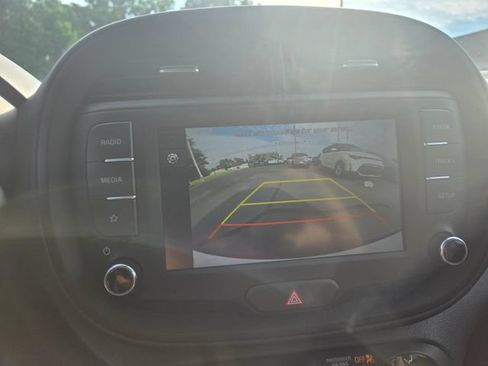 Used 2025 Kia Soul LX FWD image 12