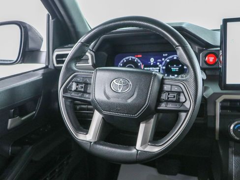 Used 2025 Toyota Tacoma TRD Off-Road AWD/4WD image 12