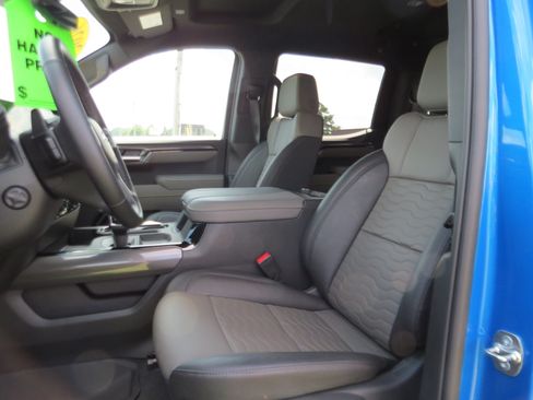 Used 2026 Chevrolet Silverado 1500 ZR2 AWD/4WD image 15