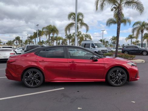 Used 2025 Toyota Camry XSE FWD image 11