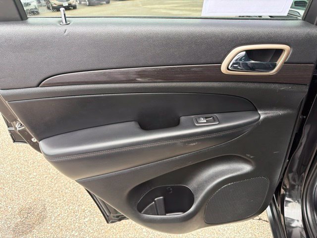 Used 2014 Jeep Grand Cherokee Laredo w/ 18" Wheel & 8.4" Radio Group AWD/4WD image 14