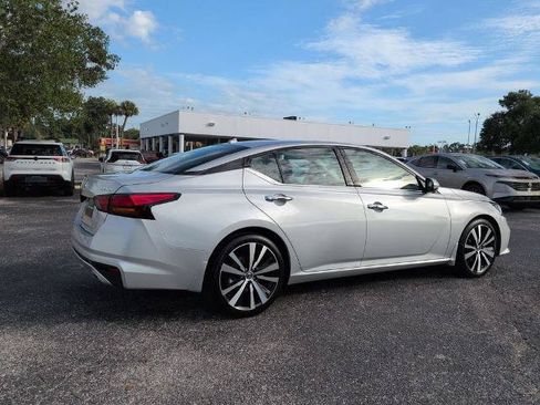 Certified 2020 Nissan Altima 2.5 Platinum FWD image 4