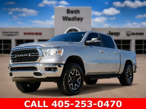 Used 2022 RAM 1500 Big Horn AWD/4WD image 3