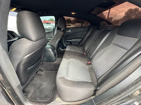 Used 2017 Dodge Charger SE RWD image 17