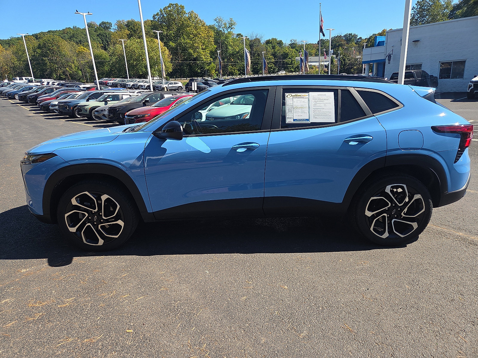 Used 2024 Chevrolet Trax RS w/ Sunroof Package FWD image 6