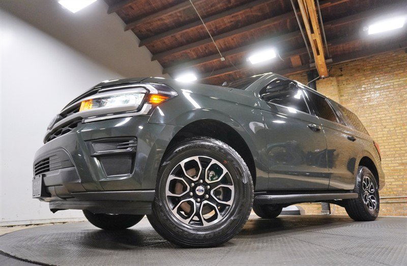 Used 2022 Ford Expedition XL AWD/4WD image 3