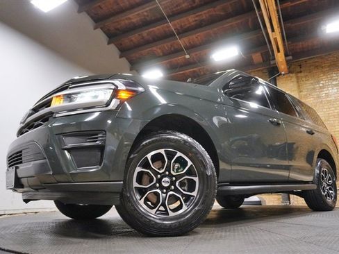 Used 2022 Ford Expedition XL AWD/4WD image 3