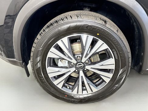 Used 2023 Nissan Rogue SV image 38