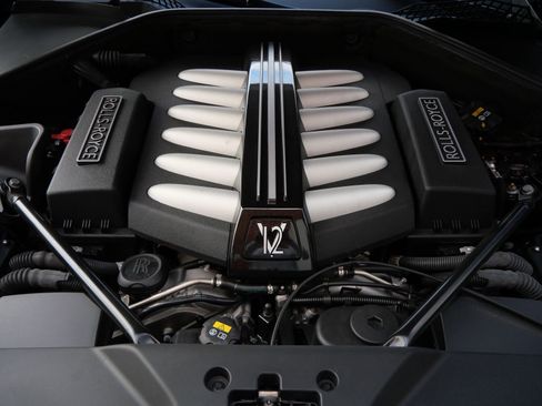 Used 2017 Rolls-Royce Dawn RWD image 35