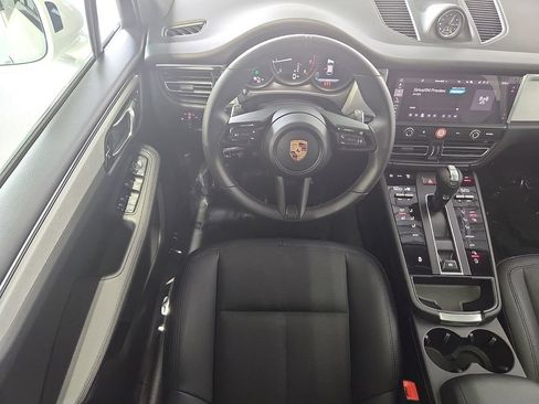 Certified 2026 Porsche Macan AWD/4WD image 12