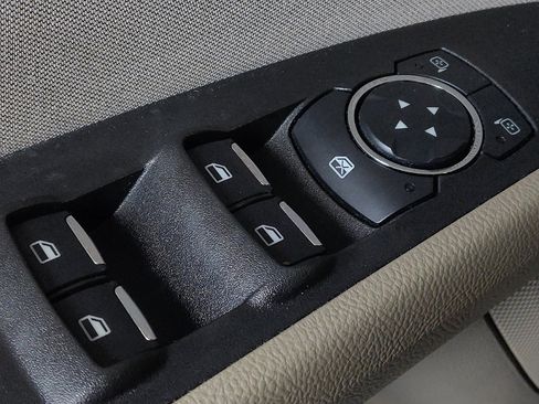 Used 2019 Ford Fusion SE FWD image 27