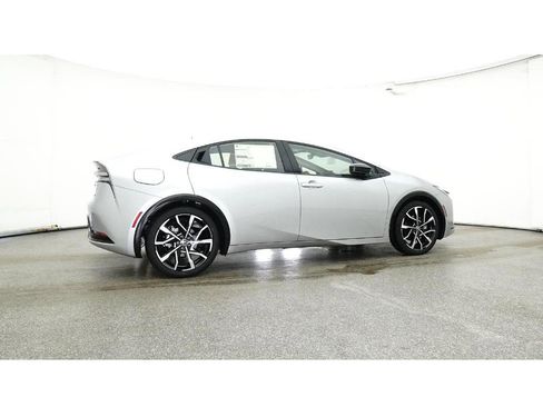 New 2025 Toyota Prius Plug-In Hybrid image 26