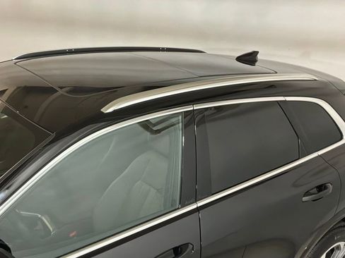 Used 2025 Audi Q5 Premium w/ Convenience Package image 25