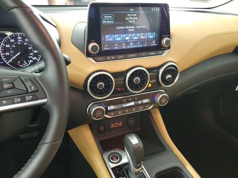 Used 2024 Nissan Sentra SV w/ SV Premium Package image 17