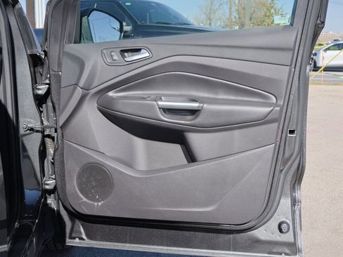 Used 2018 Ford Escape SE w/ SE Sport Appearance Package image 33