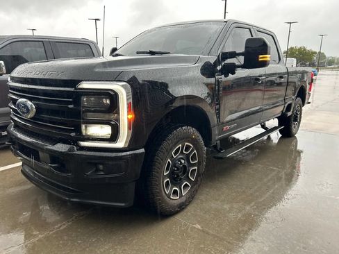 Used 2025 Ford F250 Platinum AWD/4WD image 3
