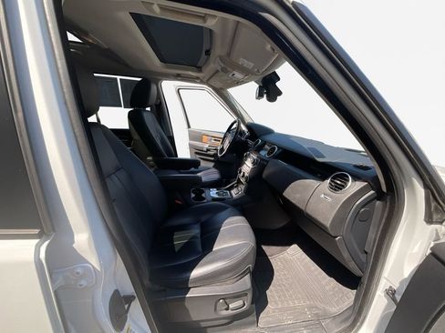 Used 2015 Land Rover LR4 HSE AWD/4WD image 24