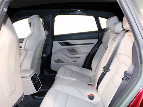 Used 2023 Porsche Taycan 4S image 21