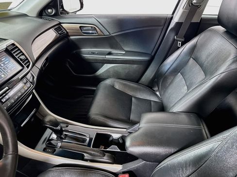 Used 2017 Honda Accord EX-L image 23