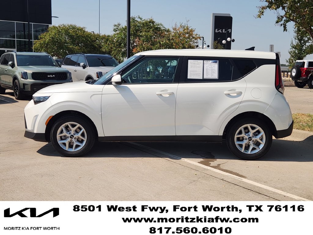 Used 2025 Kia Soul LX w/ LX Technology Package FWD image 13
