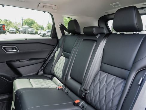 New 2026 Nissan Rogue Platinum AWD/4WD image 24