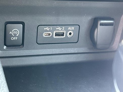 Used 2024 Nissan Sentra SV FWD image 32