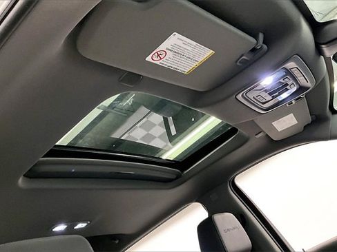 Used 2022 GMC Sierra 3500 Denali w/ Denali Ultimate Package image 17