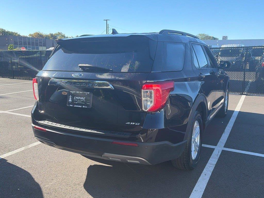 Used 2021 Ford Explorer XLT w/ Equipment Group 202A AWD/4WD image 17