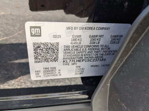 Used 2025 Chevrolet Trax LT w/ LT Convenience Package image 34