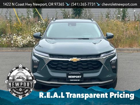 New 2026 Chevrolet Trax LT w/ LT Convenience Package FWD image 2