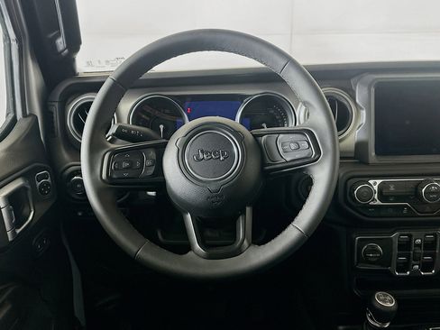 Used 2023 Jeep Wrangler Unlimited w/ 8.4" Radio Group AWD/4WD image 18