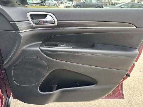 Used 2021 Jeep Grand Cherokee Limited image 13