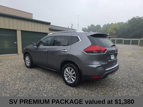 Used 2017 Nissan Rogue SV w/ SV Premium Package AWD/4WD image 3
