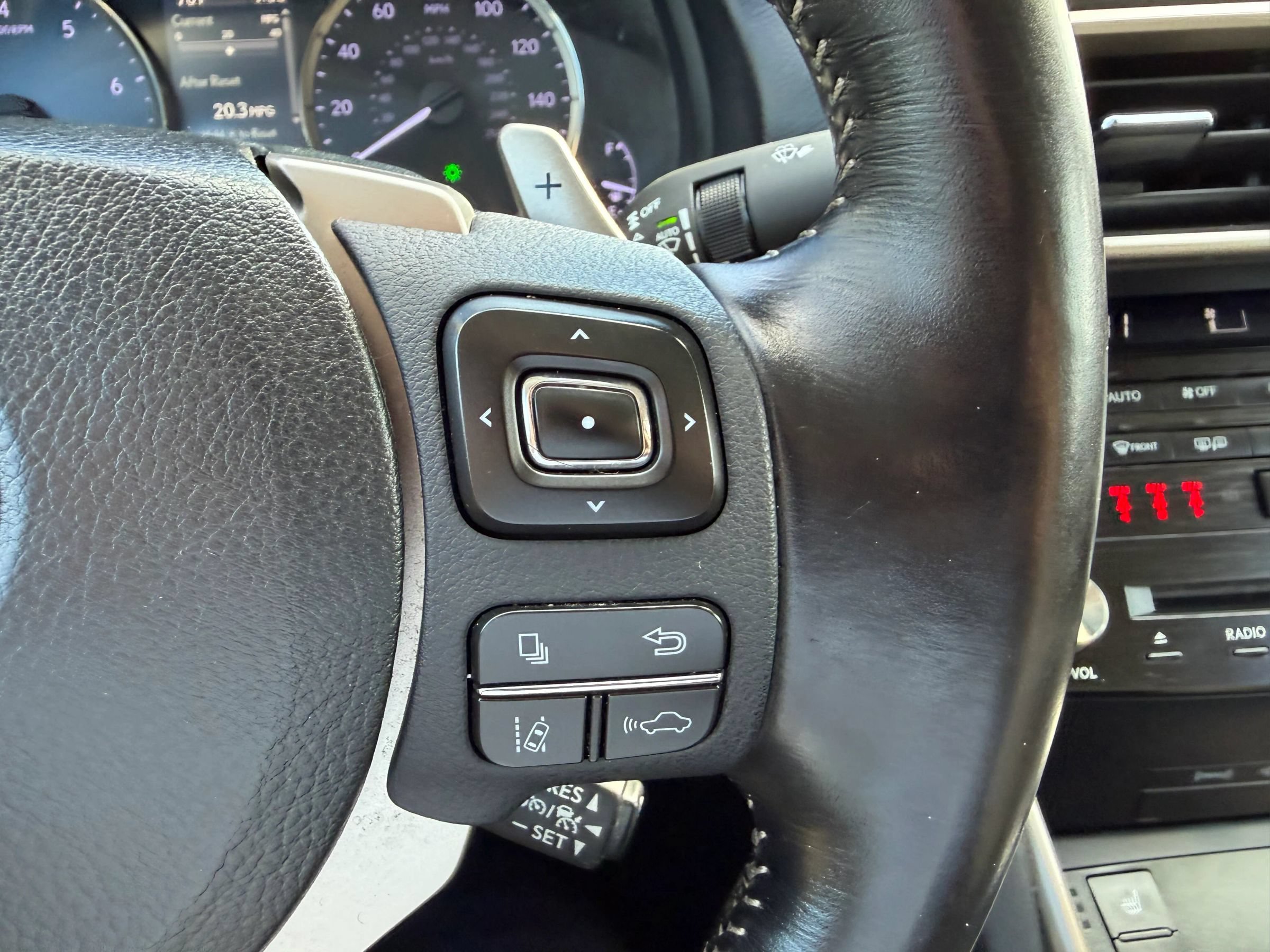 Used 2018 Lexus IS 300 AWD w/ Comfort Package image 28