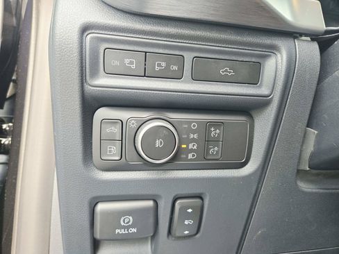 Used 2022 Ford F150 Lariat w/ Equipment Group 502A High AWD/4WD image 40