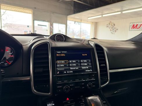 Used 2014 Porsche Cayenne GTS image 20