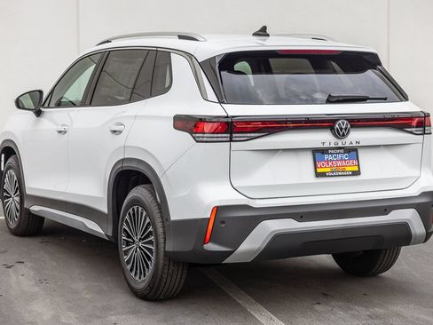 New 2026 Volkswagen Tiguan S FWD image 3