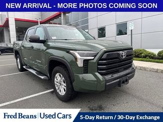 Used 2022 Toyota Tundra SR5 w/ SR5 Convenience Package AWD/4WD video 1