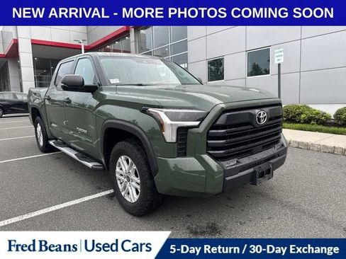 Used 2022 Toyota Tundra SR5 w/ SR5 Convenience Package AWD/4WD image 1