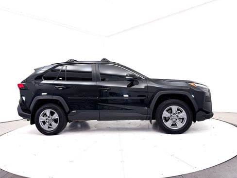 Used 2022 Toyota RAV4 XLE AWD/4WD image 40