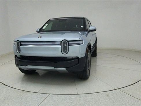 Used 2025 Rivian R1S Adventure image 67