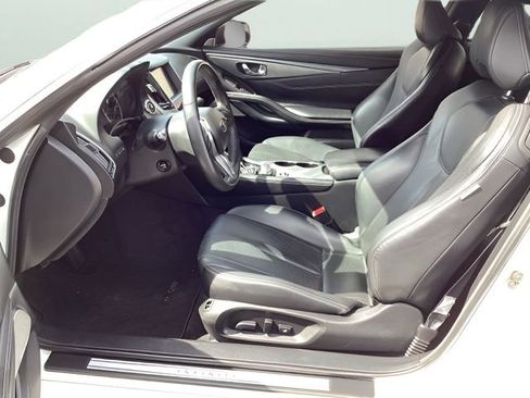 Used 2017 INFINITI Q60 w/ Premium Package image 17