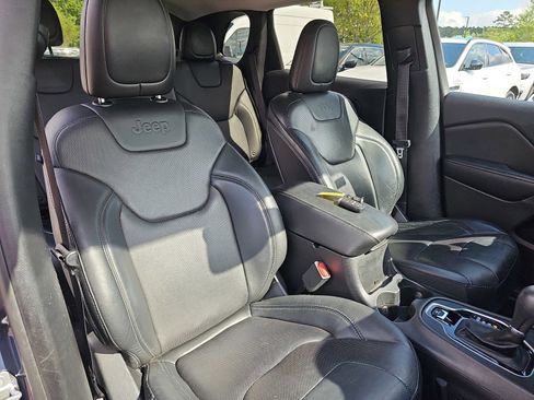 Used 2019 Jeep Cherokee Limited AWD/4WD image 11