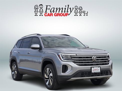 New 2026 Volkswagen Atlas SE image 2