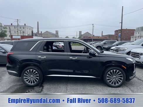 Used 2024 Hyundai Palisade Calligraphy AWD/4WD image 3