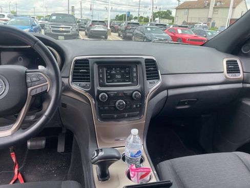 Used 2015 Jeep Grand Cherokee Laredo w/ Quick Order Package 23E AWD/4WD image 9