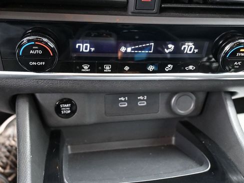 Used 2025 Nissan Rogue SV AWD/4WD image 32