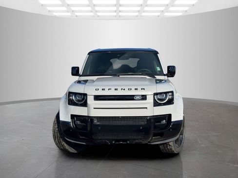 New 2026 Land Rover Defender 110 X-Dynamic SE image 2