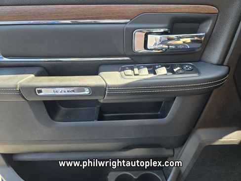 Used 2017 RAM 1500 Laramie w/ Convenience Group AWD/4WD image 30